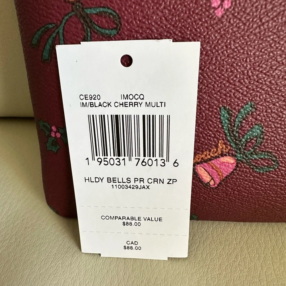 ๐๐ NWT Coach Corner Zip Wristlet With Holiday Bells Print ๐๐ - Picture 7 of 7